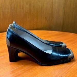 Battaglia Black and Beige Spectator Pumps - Sz 37